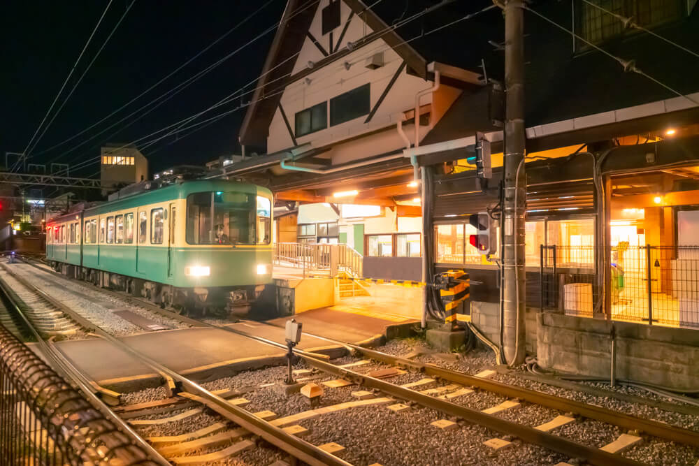 夜に走る電車