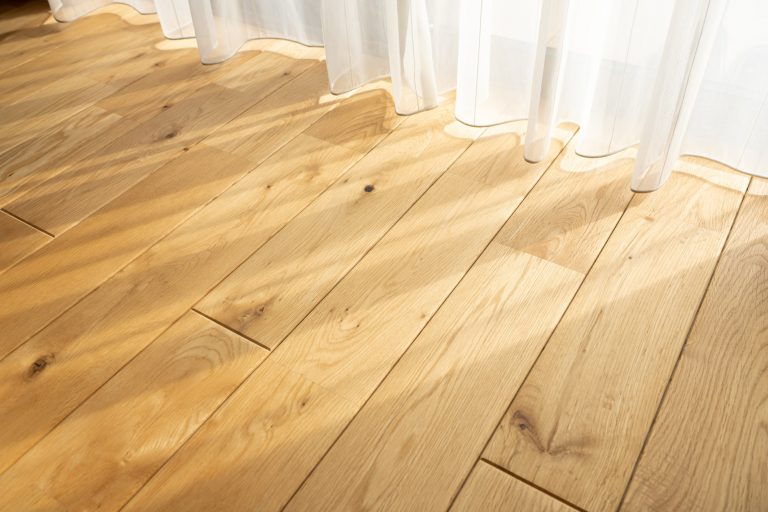 フローリング材の価格相場は？種類や選び方を紹介