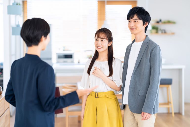 注文住宅メーカー選びで後悔しない!住宅展示場でのチェックポイントと営業担当者に聞くべき質問3つ! 注文住宅メーカー選びで後悔しない!住宅展示場でのチェックポイントと営業担当者に聞くべき質問3つ!