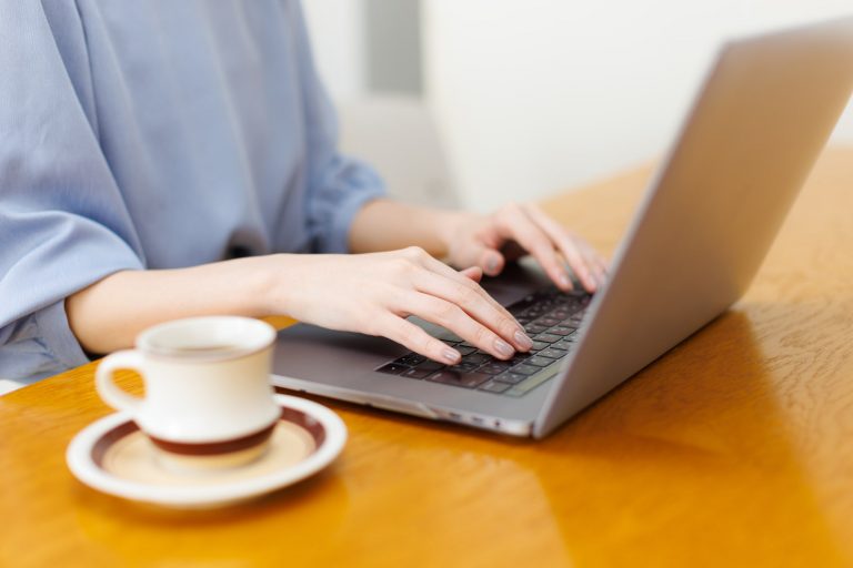 ハイブリッドワークに適した家造りのポイント。子育て中でも快適に仕事ができる工夫を事例から紐解く